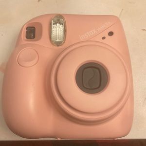 polaroid camera barely used includes, batteries, picture, book